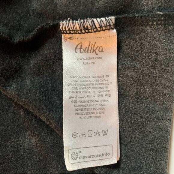 Adika Black Cropped Speedbabe Rockville T-Shirt with Pink Car - Picture 5 of 10